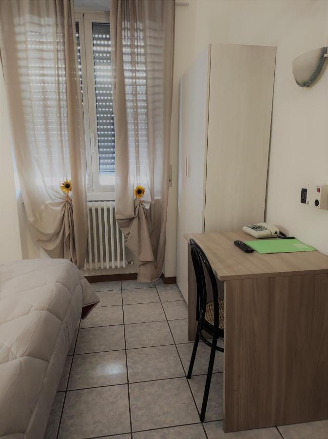 Hotel Marinoni Lomazzo Buitenkant foto