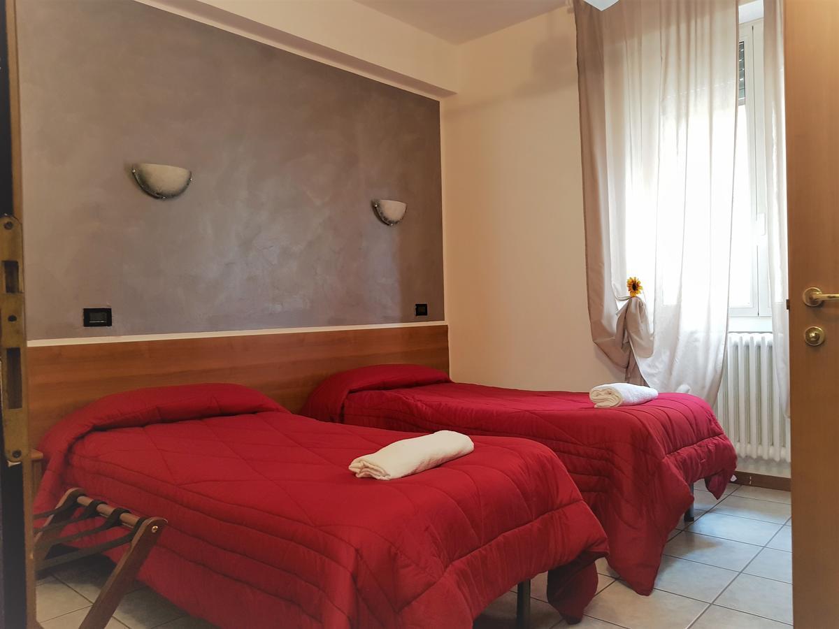 Hotel Marinoni Lomazzo Buitenkant foto