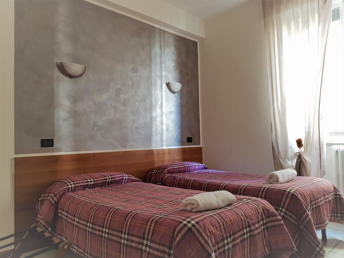 Hotel Marinoni Lomazzo Buitenkant foto