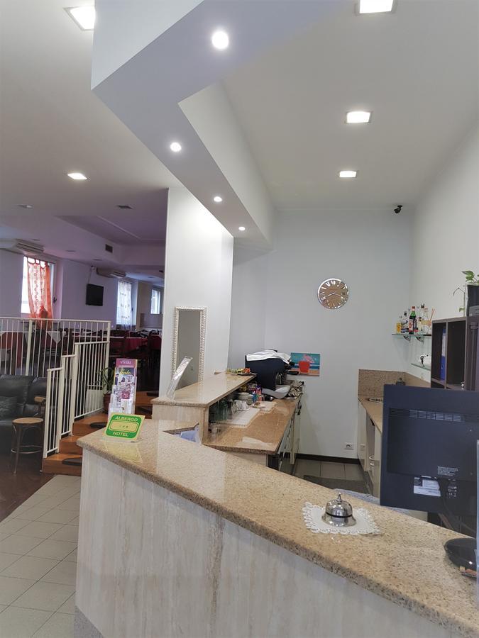 Hotel Marinoni Lomazzo Buitenkant foto