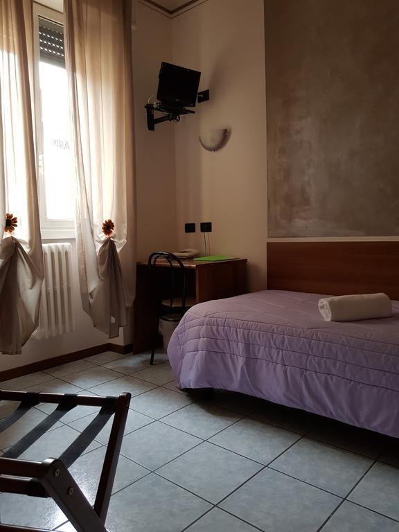 Hotel Marinoni Lomazzo Buitenkant foto