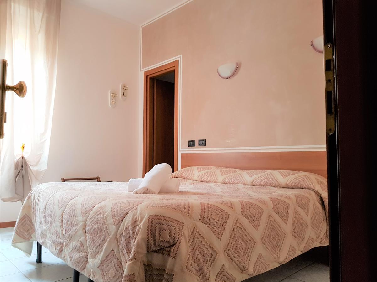 Hotel Marinoni Lomazzo Buitenkant foto
