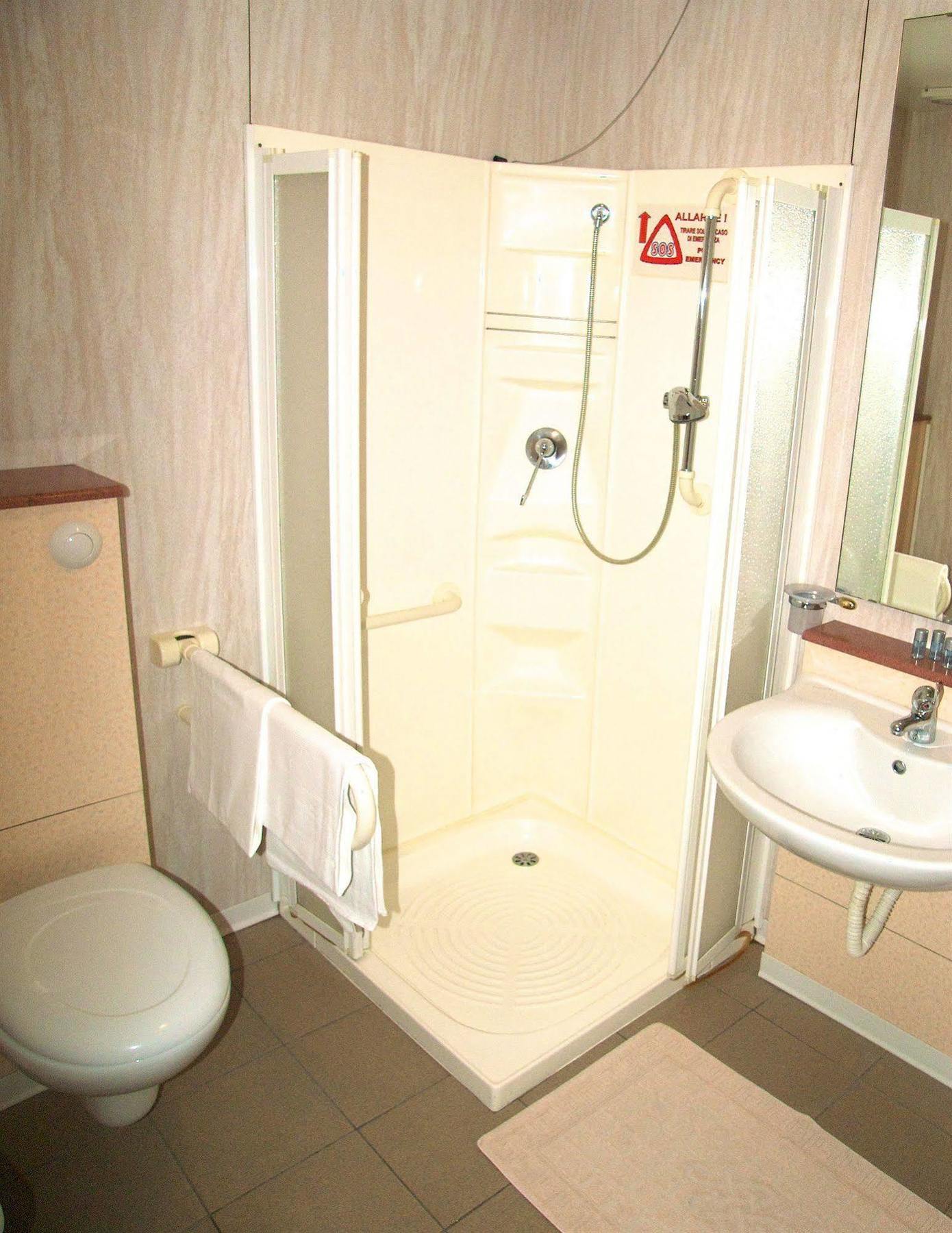 Hotel Marinoni Lomazzo Buitenkant foto